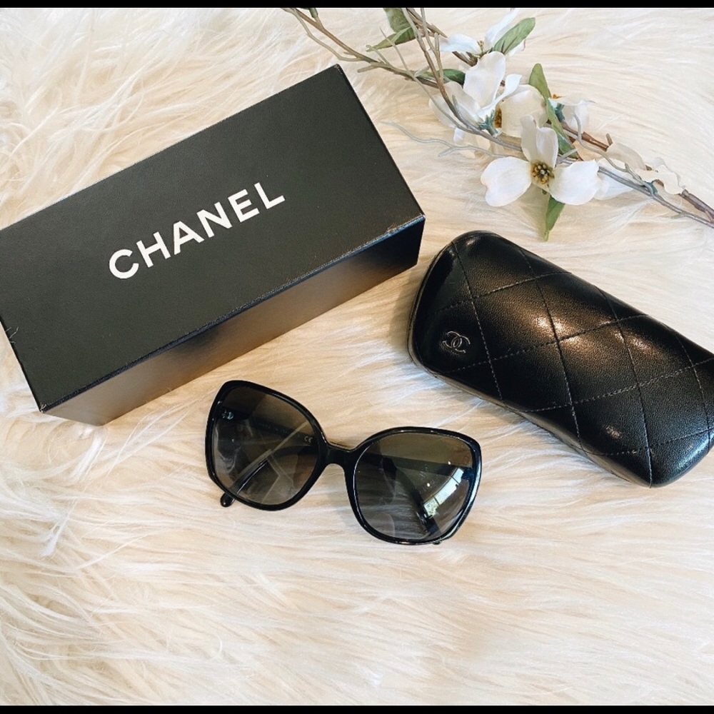 🌺CHANEL🌺 Sunglasses 5204 (Black)